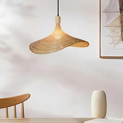 소박한 손으로 짠 대나무 전등갓: 아늑한 가정 장식 조명