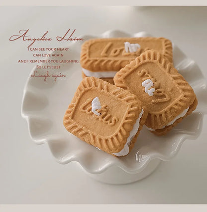 Handmade Biscuit Candle - Cozy Aromatherapy by [Brand Name]