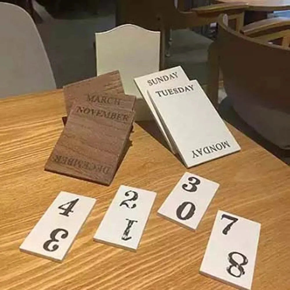 Calendrier perpétuel en bois élégant : organisez avec style !
