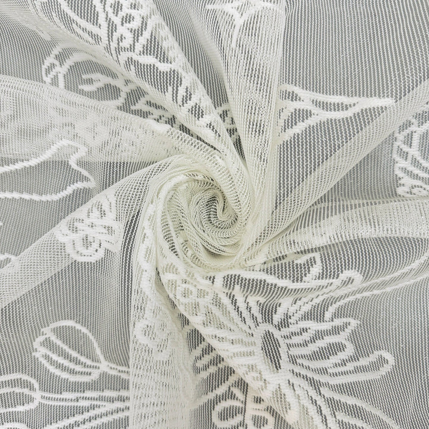 Tovaglia in pizzo antico: decorazione elegante per ogni occasione